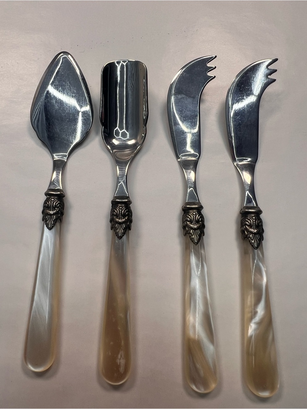 4-Piece Cream Marble Cheese Serving Set with Decorative Silver Accents